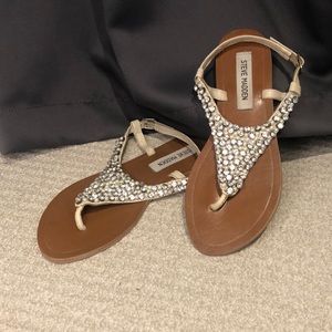 White strap sandals with pearls and diamonds
